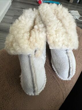 Cozy Shearling-Lined baby Slippers - Cream